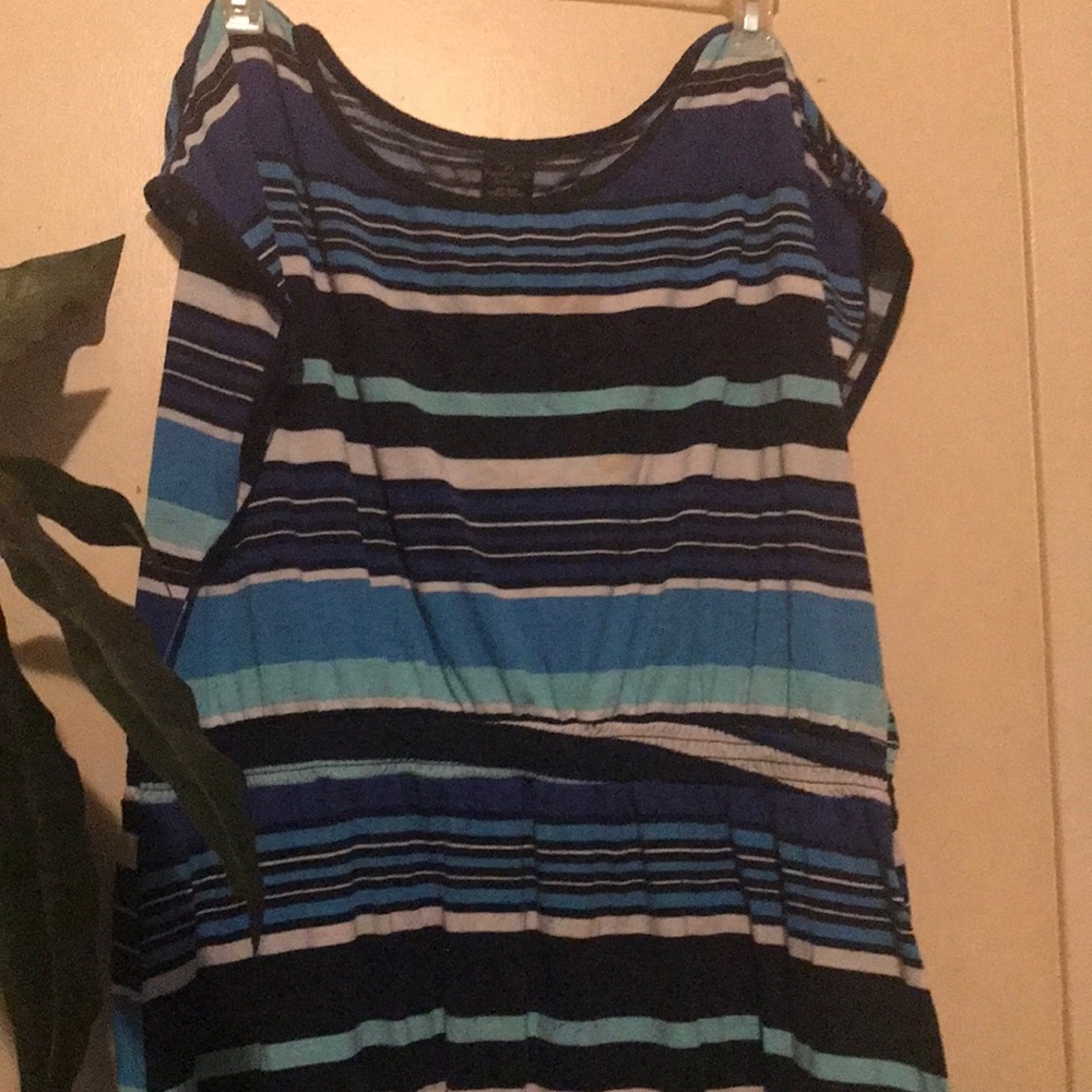 Faded glory brand blue white turquoise hues..elastic waist..very pretty on..